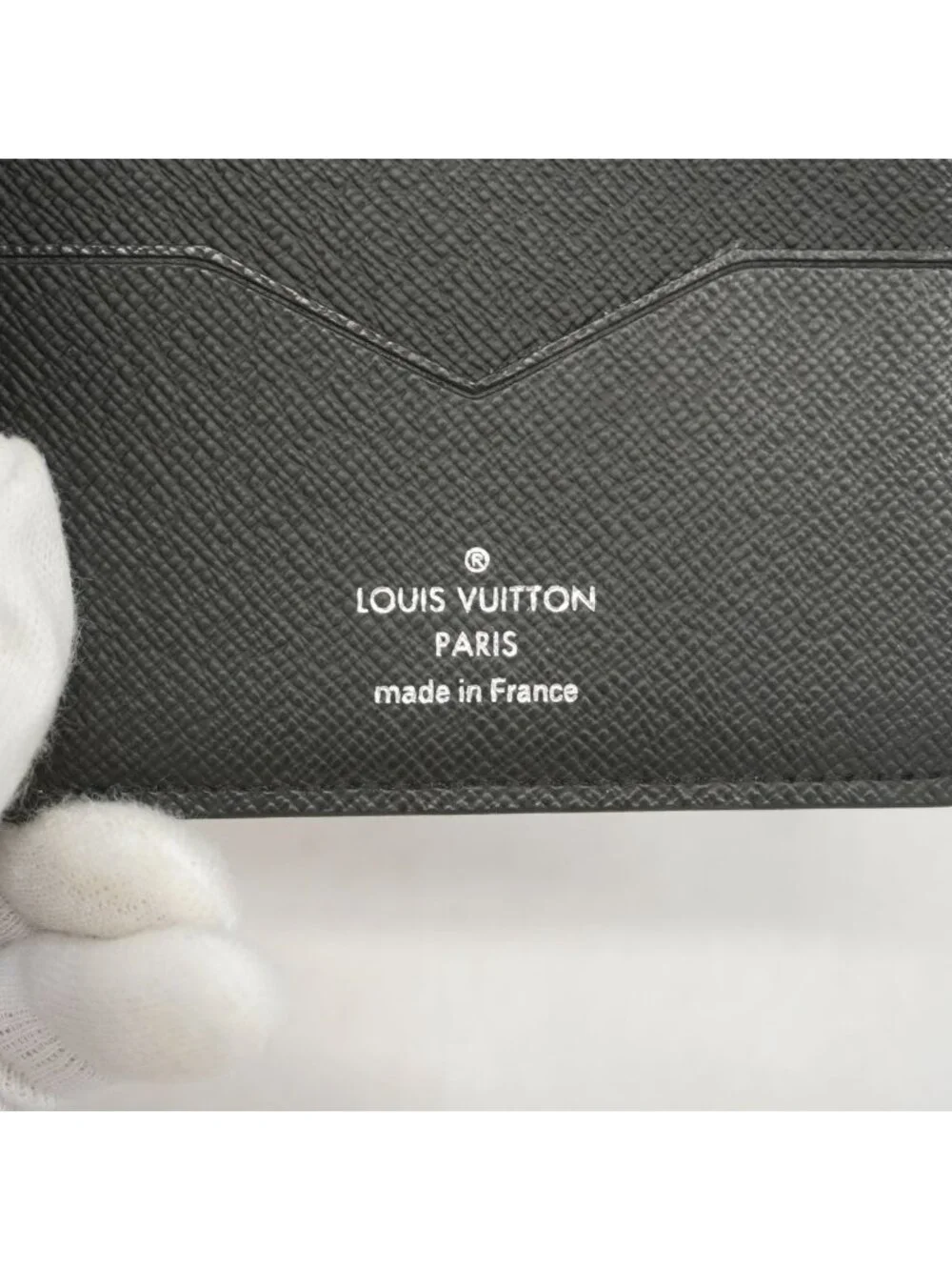 Louis Vuitton Billfold Taiga Portefeuille Pince Noir Wallet